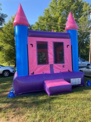 FF65DD62 E0B8 4E3F A916 33D59483DBC8 1746635865 13x13 Princess castle Bounce House
